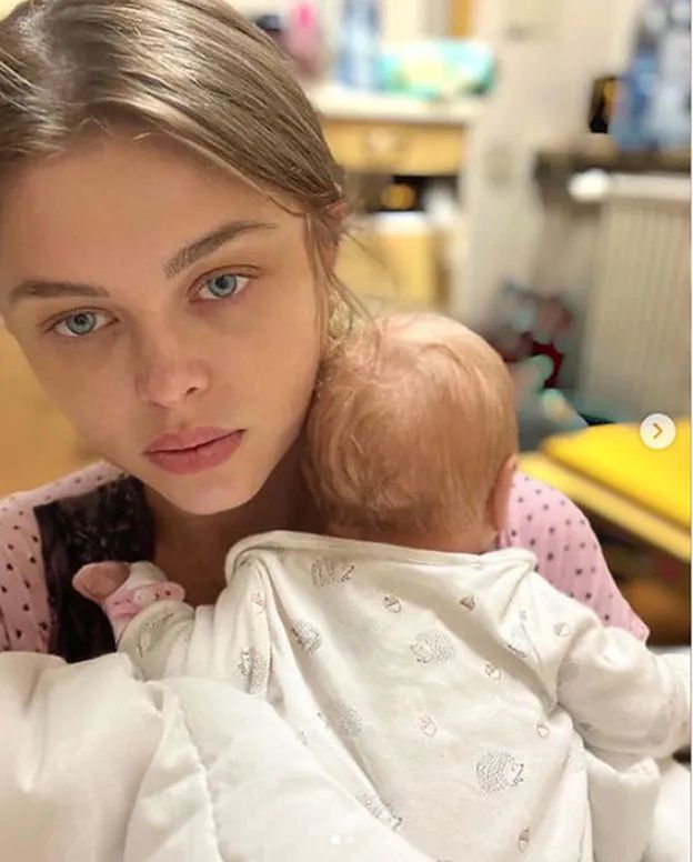 Joanna Opozda z dzieckiem w szpitalu