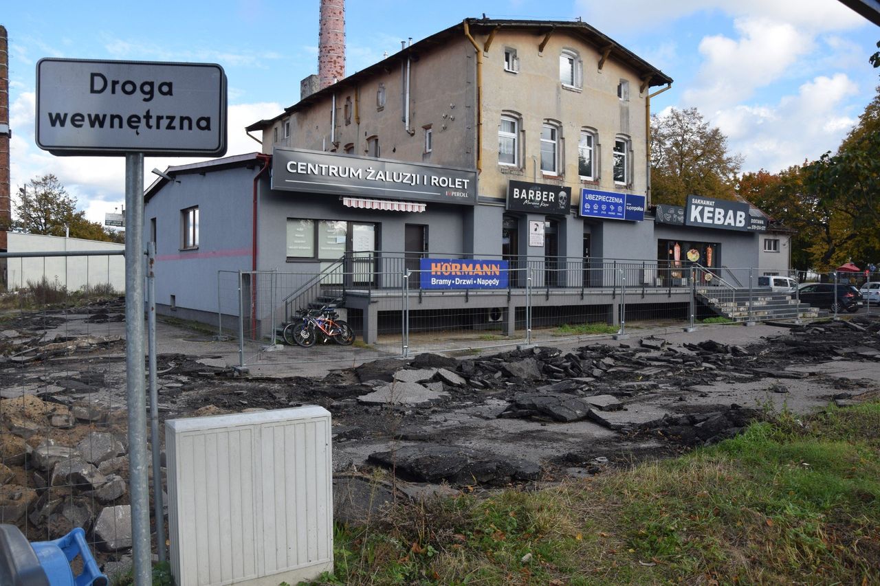 Lębork: Nadzór budowalny wstrzymał rozbiórkę drogi
