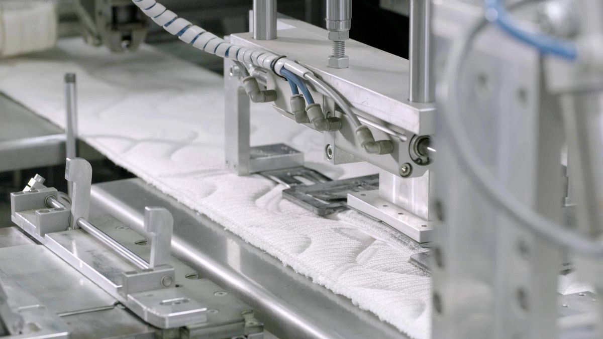 Pracownicy łódzkiej fabryki materaców bez pensji. Związkowcy ala