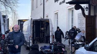 Sandomierz: Drugi dzień na planie serialu Ojciec Mateusz. Na planie sporo młodzieży. Zobaczcie zdjęcia