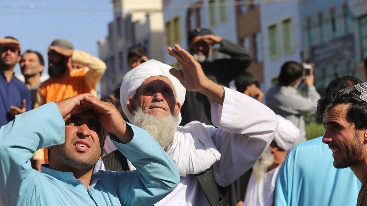 Talibowie powiesili ciała na głównym placu miasta. To ostrzeżenie 