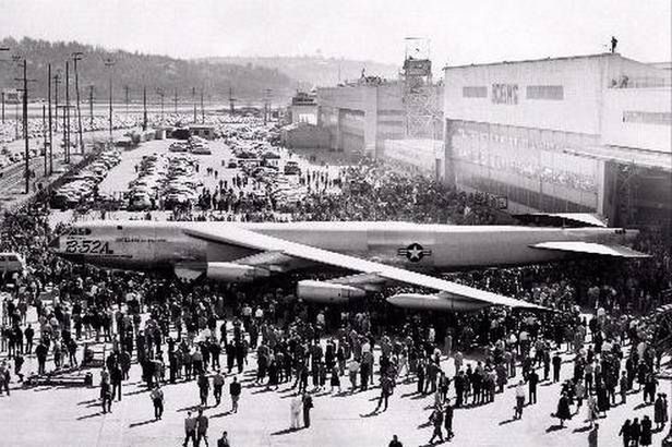 Niezwykłe konstrukcje [cz. 20]. B-52 Stratofortress - 60-letni weteran 31