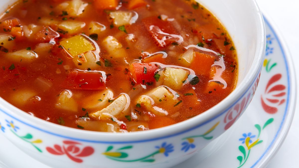 Wiejska zupa z mnóstwem warzyw