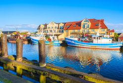 Akcja ratunkowa w Łebie. Statek turystyczny osiadł na mieliźnie