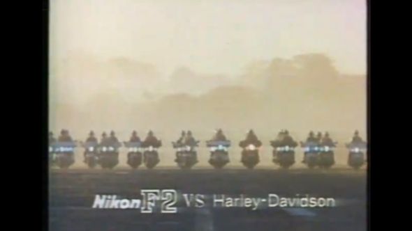 Niepowtarzalny urok starych japońskich reklam legendarnych aparatów [wideo] 1