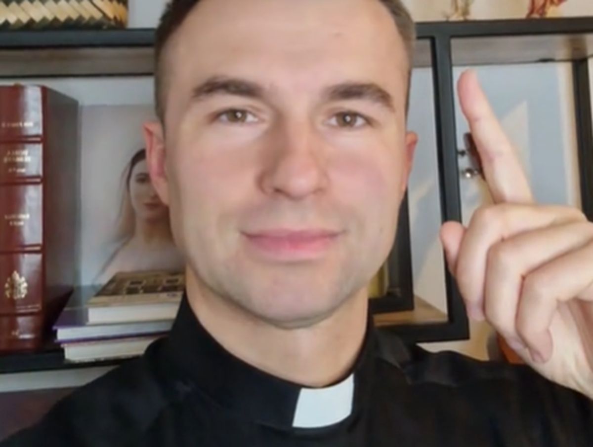 "Skupia się na brzydocie". Ksiądz stanowczo o halloween