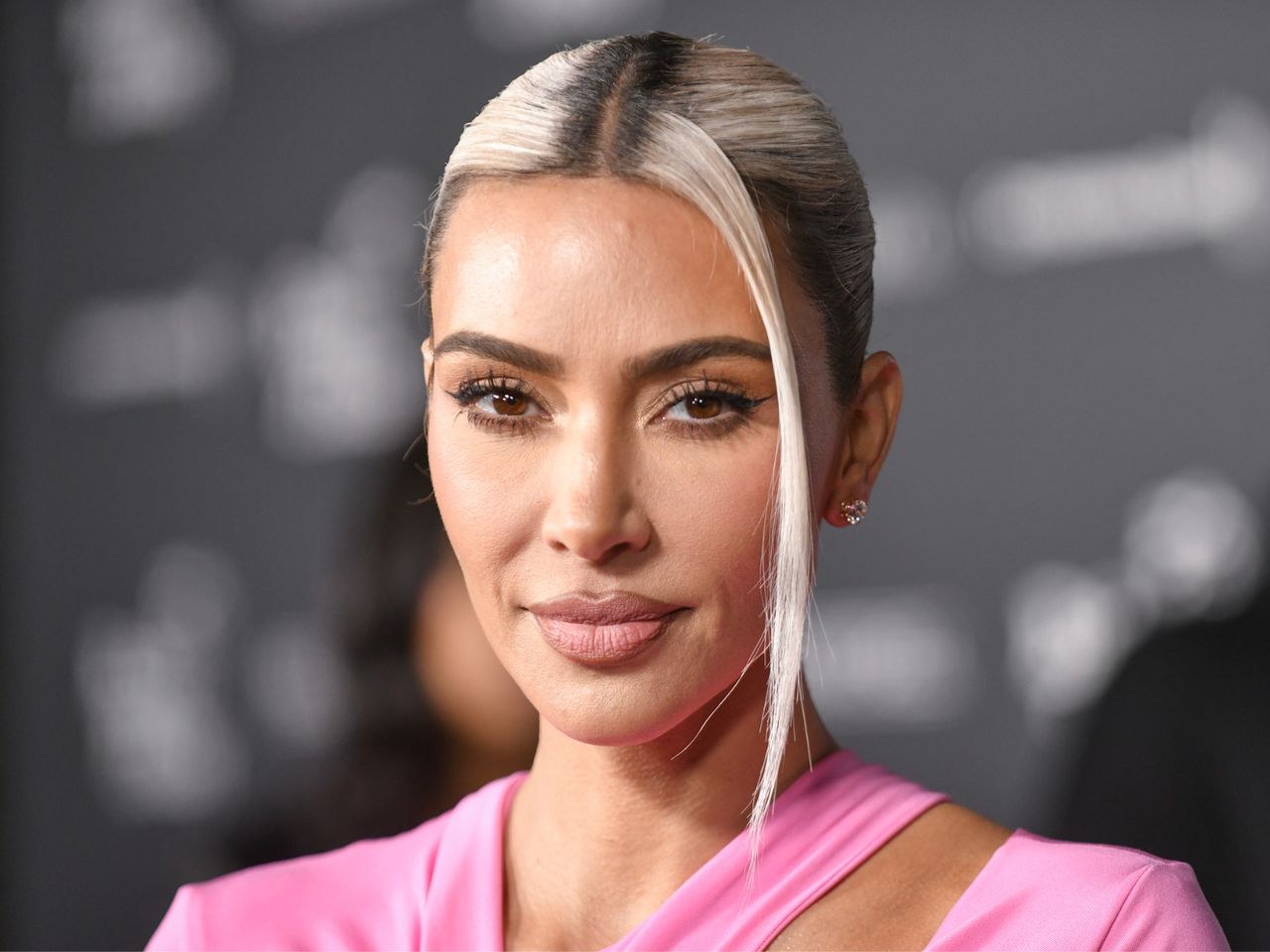 Kim Kardashian jak lalka Barbie. Zachwyciła, lecz nie sukienką