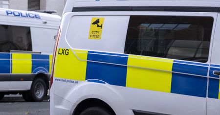 Służby na lotnisku w Londynie. 21 osób rannych. Poszukiwania trwają