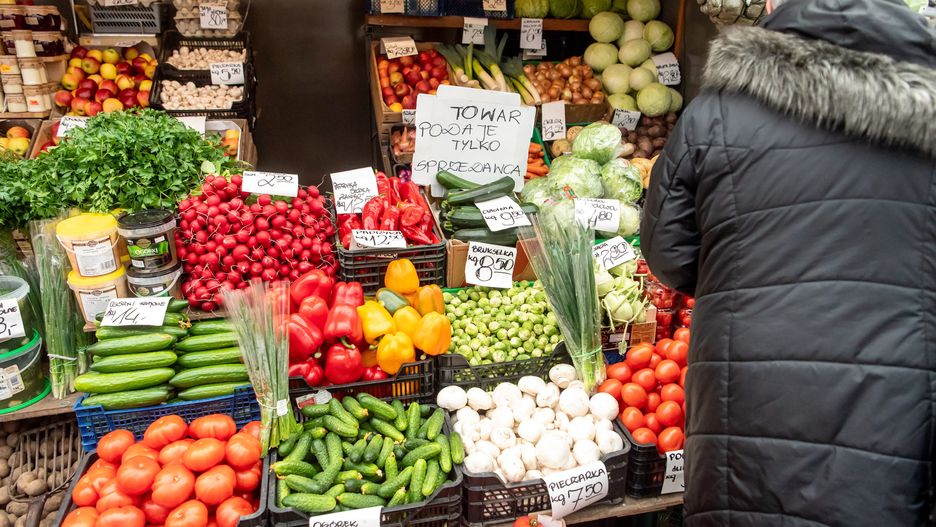 warzywniak osiedlowy
Tytus �mijewski
bazar miejski, cena warzyw, ceny owoc�w, covid-19, czerwona, epidemia, handel, ilustracja, ilustracje, koronawirus, og�rki, osiedle, pandemia, papryka, pieczarki, pomidory, ryneczek, rynek, rzodkiewka, SARS-CoV-2, sars-cov-2 koronawirusa, stanu zagro�enia epidemicznego, targ osiedlowy, targowisko, warzywa, warzywniak, zakaz, zakazy, zakupy, ��ta