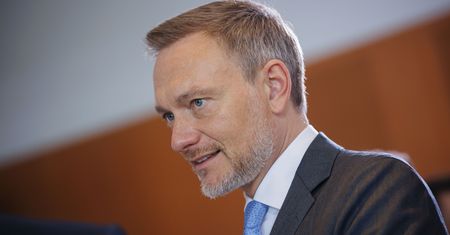 Niemiecki minister finansów chce więcej możliwości dla aut spalinowych po 2035 roku