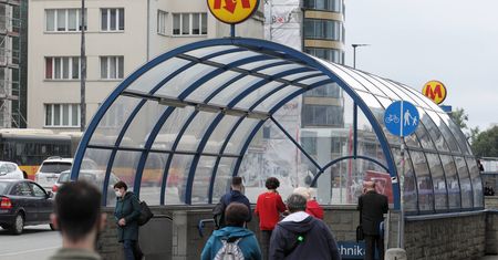Warszawa. Tragedia w metrze. Nie żyje kobieta