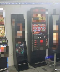 Syców. Zlikwidowano punkt z nielegalnymi automatami do gier. Na miejscu znaleziono też narkotyki