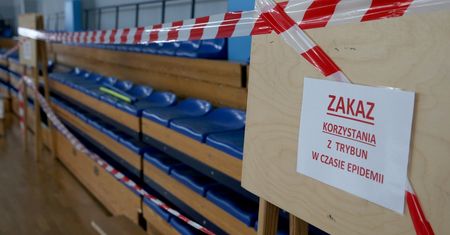 Szkoła zamknięta. Nauczyciel wrócił z wesela zakażony koronawirusem