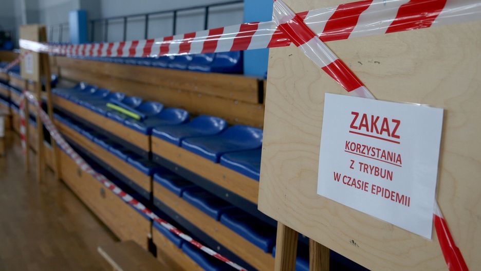 Szkoła zamknięta. Nauczyciel mógł zakazić się koronawirusem na weselu