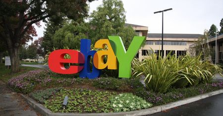 Sklep eBay zyskuje przewagę nad Allegro. Polakom będzie łatwiej handlować
