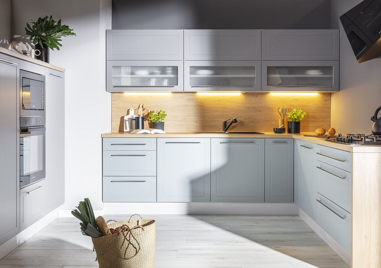 Jakie panele do kuchni wybrać, aby były wystarczająco wytrzymałe?