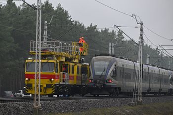 Pod Puławami przecięto sieć trakcyjną. Śledczy badają dywersję