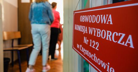 Czego dowiedzieliśmy się z pierwszych sondaży? Ekspert mówi, co wydarzy się po 21