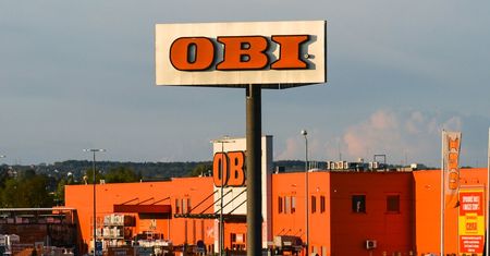 "Gotują się między regałami". OBI odpowiedziało w sprawie upału w hali