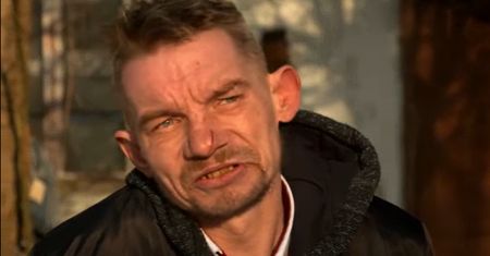 Oto jak mieszka Bandziorek z "Chłopaków do wzięcia". Lepiej usiądźcie