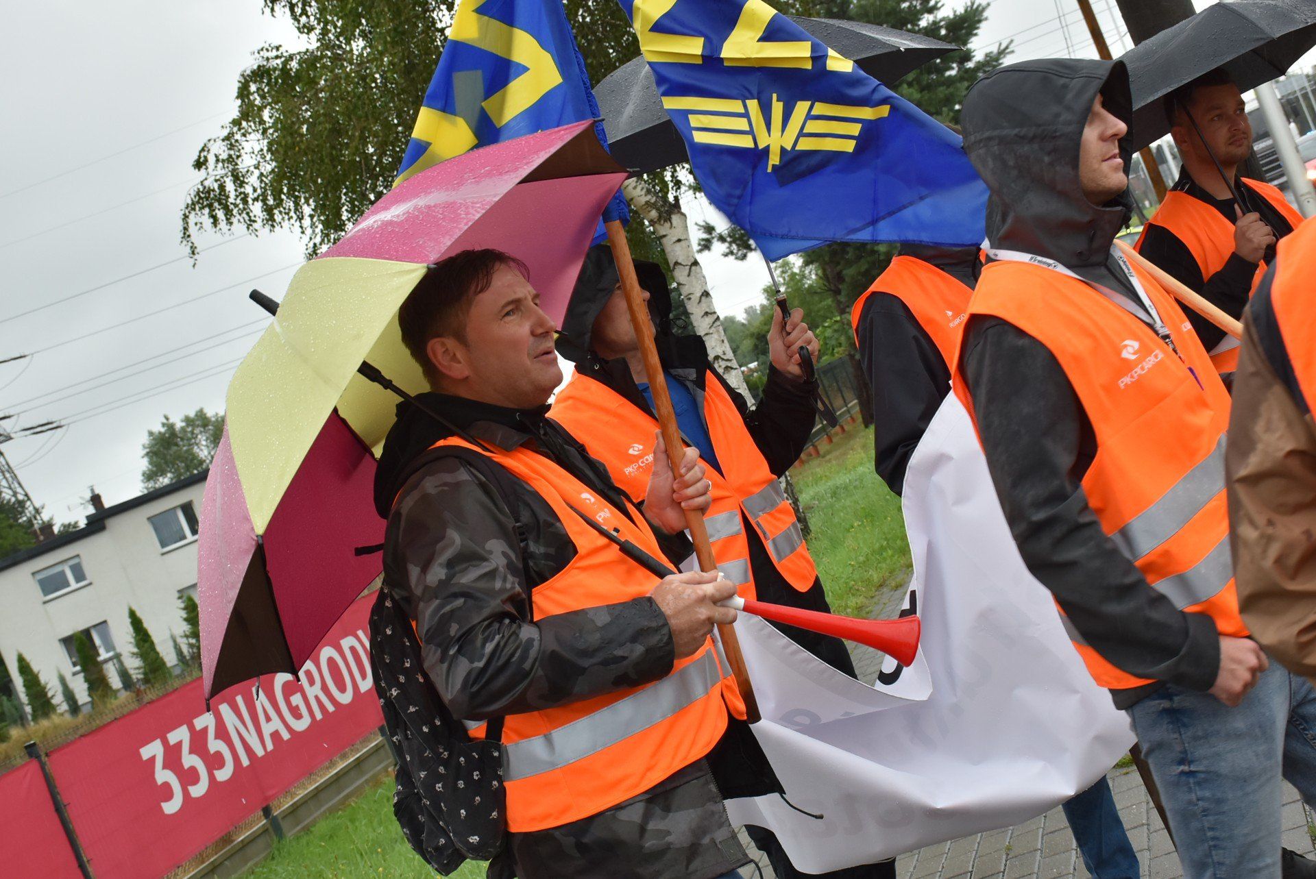 Protest związkowców PKP Cargo. Zablokowali dla tirów zjazd z autostrady A1 w Żorach-Rowniu