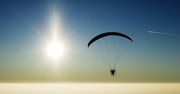 DARPA zaprezentowała paralotnię do transportu krwi