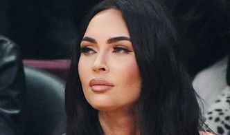 Megan Fox w naturalnym makijażu strzela sobie fotki w domowym zaciszu (FOTO)