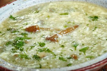 Pod żadnym pozorem nie wlewaj tak śmietany. Cały trud gotowania pójdzie na marne