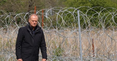 Tusk chce wzmocnić zaporę. Niedowierzanie w PiS