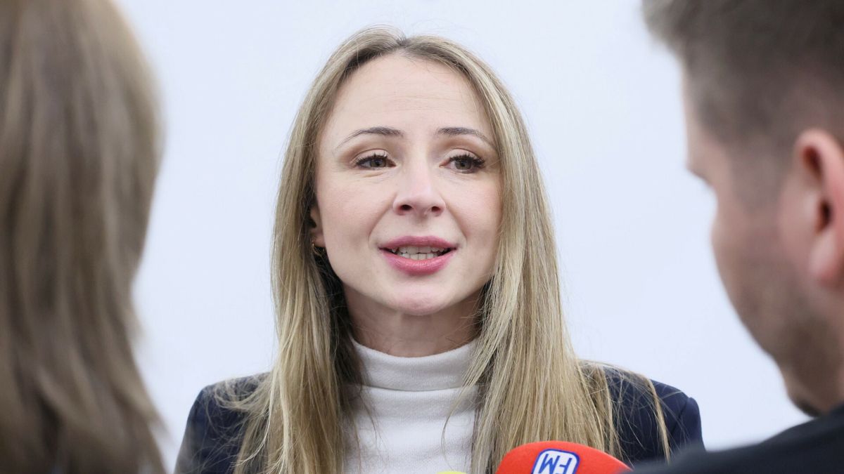 Ministra rodziny, pracy i polityki społecznej Agnieszka Dziemianowicz-Bąk