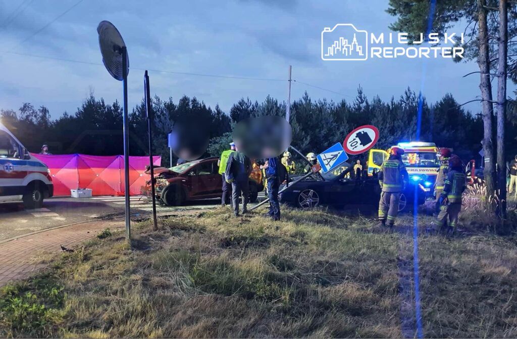 Poważne zderzenie Porsche z Dacią. Cztery osoby ranne