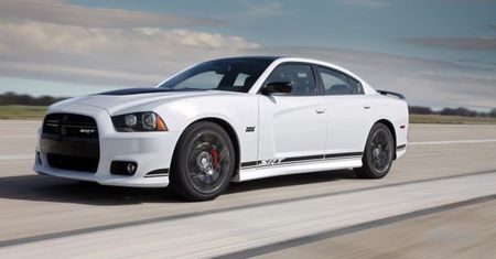 Dodge Charger SRT8 392 – brutal po wizycie u kosmetyczki