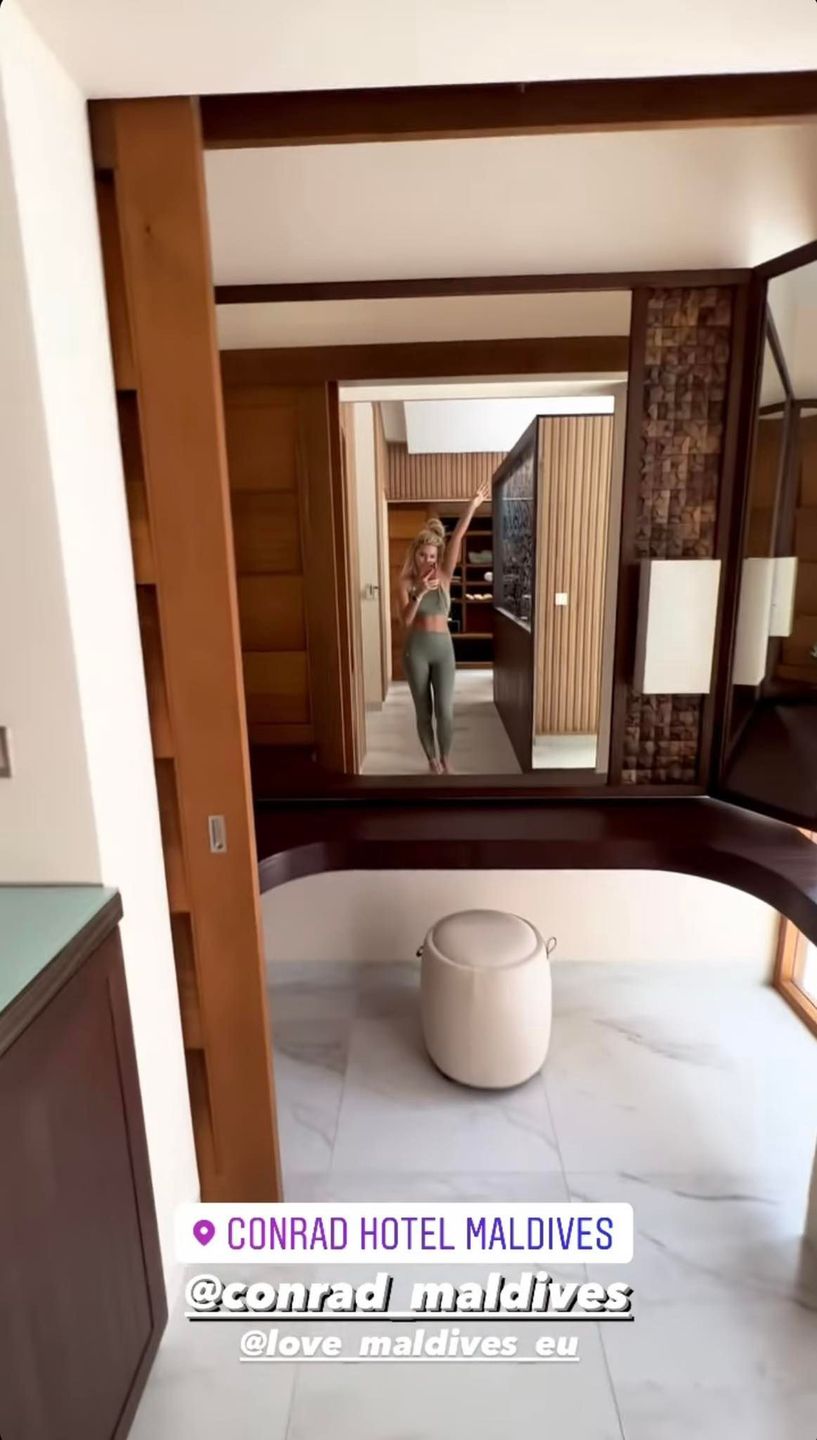 Sandra Kubicka "oprowadza" po malediwskiej willi, do której zabrał ją Baron