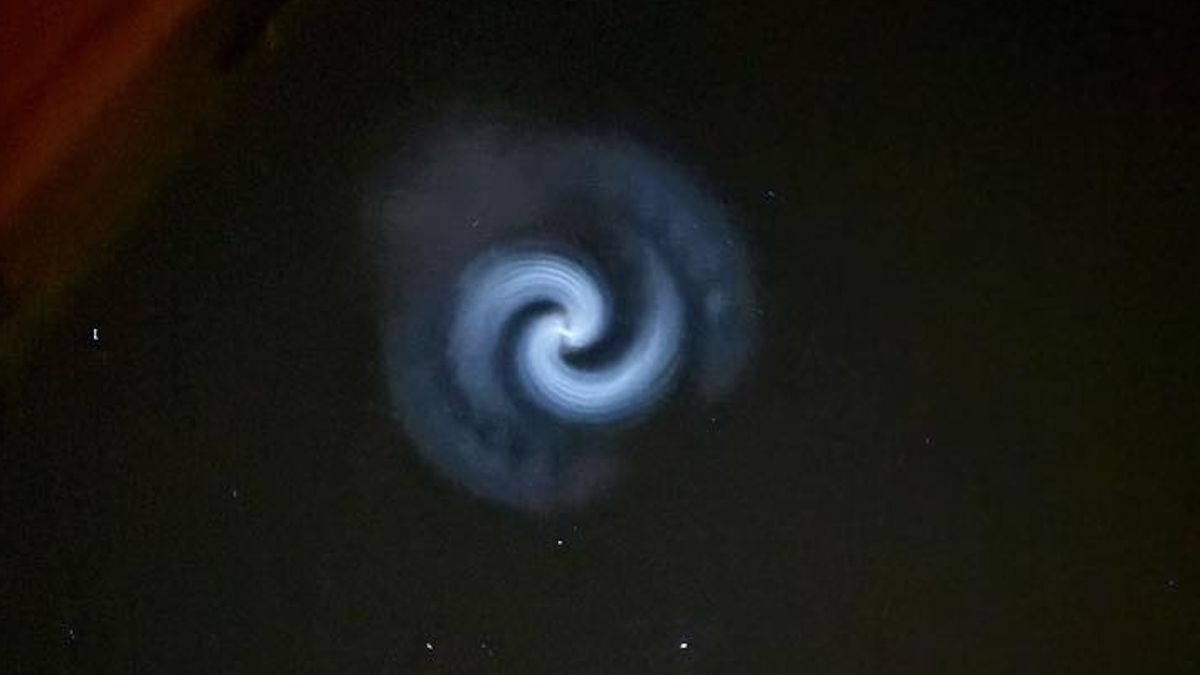 Zjawisko powstało w wyniku zrzutu paliwa z rakiety Falcon 9