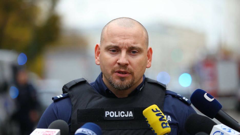 Incydent na pomniku smole?skim
14.10.2023 Warszawa Ulica Krolewska Alarm bombowy przy pomniku ofiar katastrofy smolenskiej Konferencja prasowa policji
fot. Adam Burakowski/REPORTER
N/z: rzecznik Komendy Stolecznej Policji Sylwester Marczak
Adam Burakowski/REPORTER