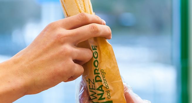 Studenci kontra Żabka. Spór o zielonego hot doga