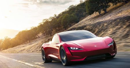 Zobacz jak nowy Roadster przyspiesza do setki
