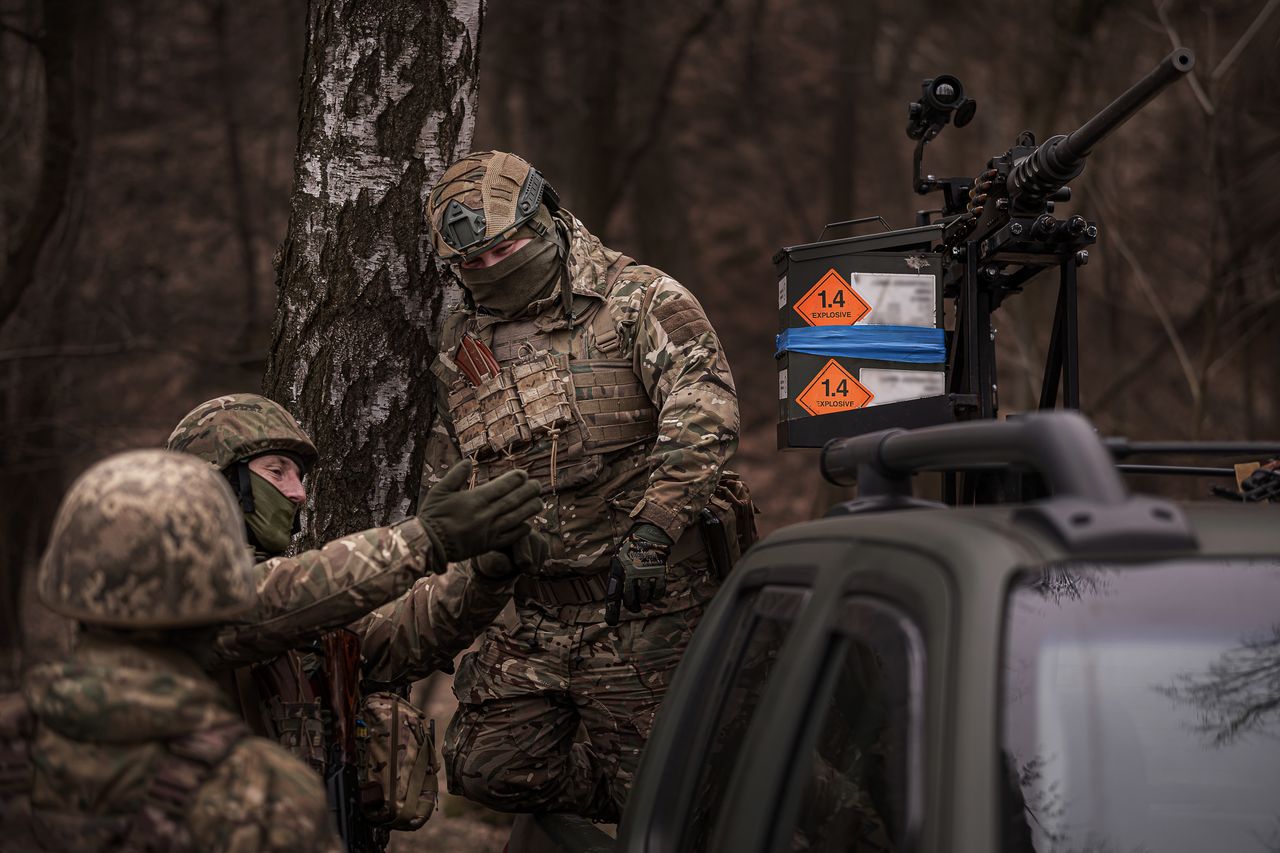 Ukrainians turn to ancient caltrops against Russian trucks