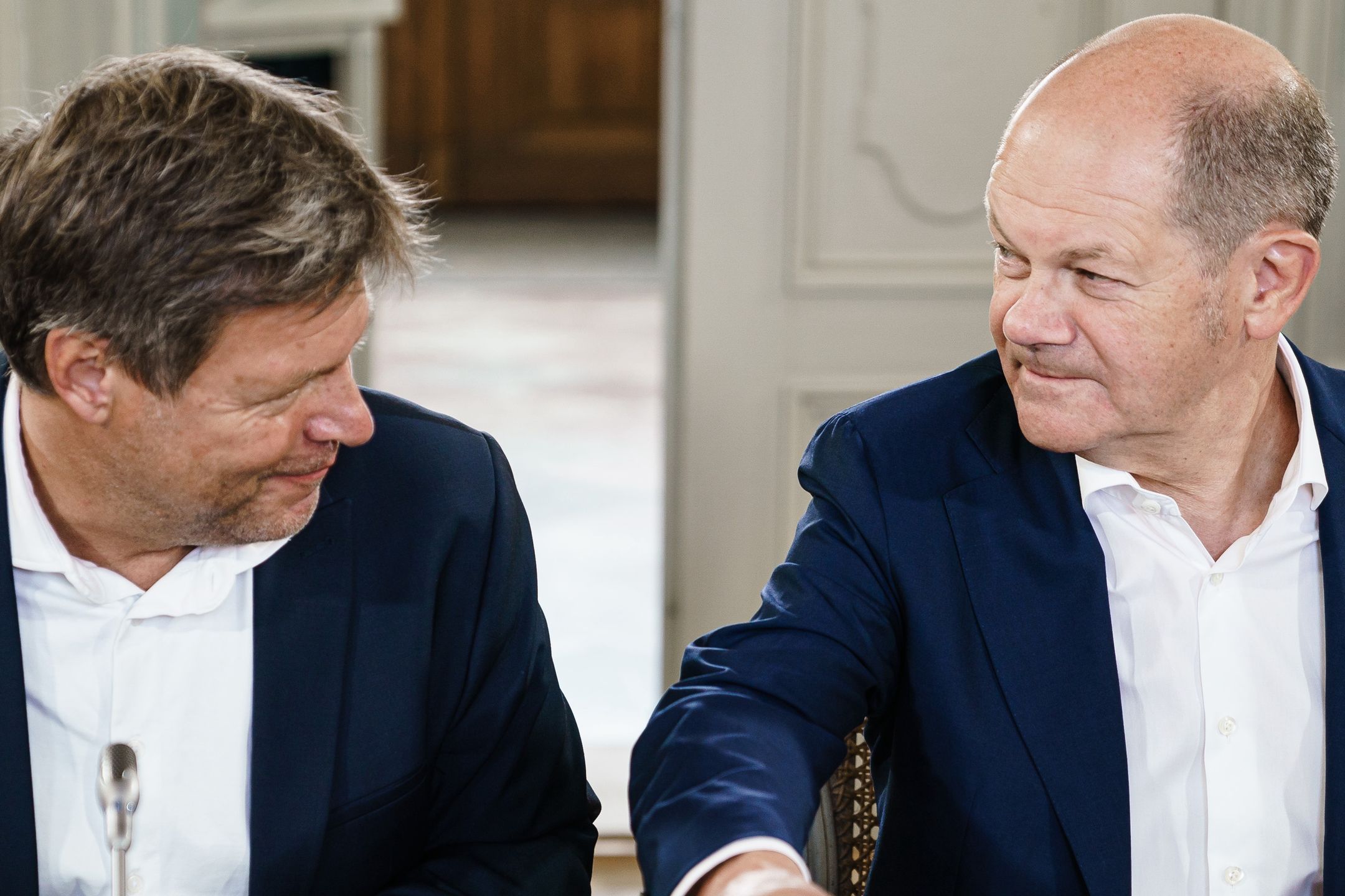 Niemiecki minister gospodarki i klimatu  Robert Habeck i kanclerz Niemiec Olaf Scholz