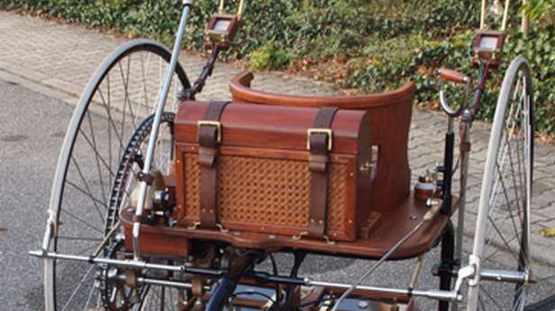Muzeum zrekonstruowało 130-letni, elektryczny pojazd. To jeździ! 1