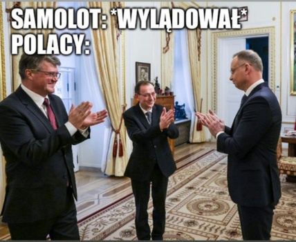 Andrzej Duda klaszcze wraz z Kamińskim i Wąsikiem