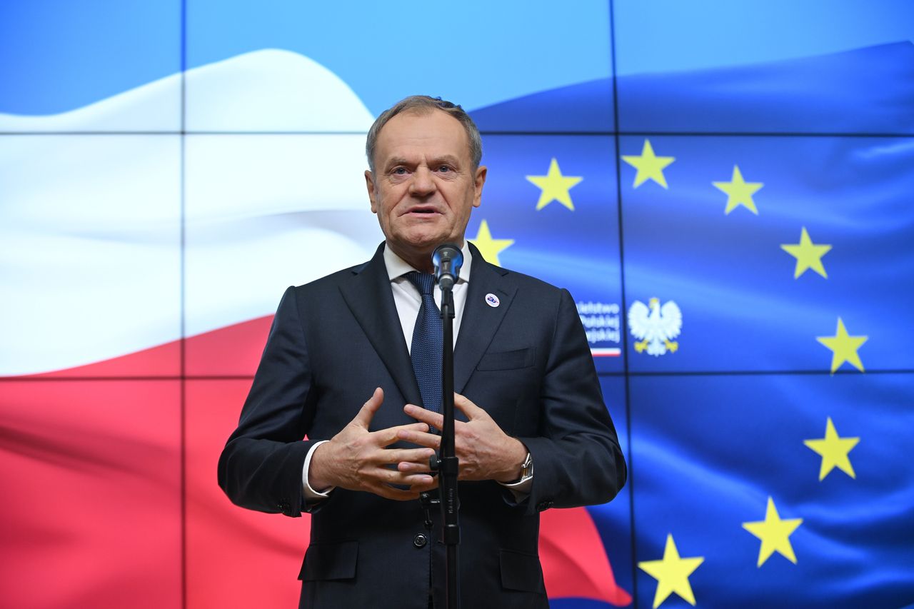 Tusk ostro o Romanowskim i Orbanie. Napisał dwa słowa po węgiersku
