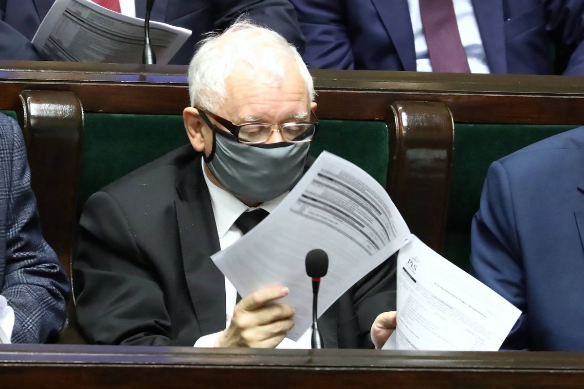 Afera mailowa. Jarosław Kaczyński miał przeczytać, że jest "starym dziadem" 