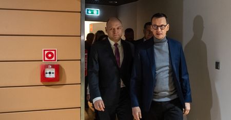 Nagranie z Lubartowa. Senior zadał Morawieckiemu krępujące pytanie