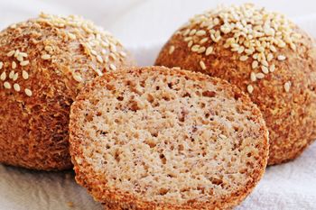 Te keto bułki zrobisz raz-dwa. Smakują rewelacyjnie, są mięciutkie i delikatne