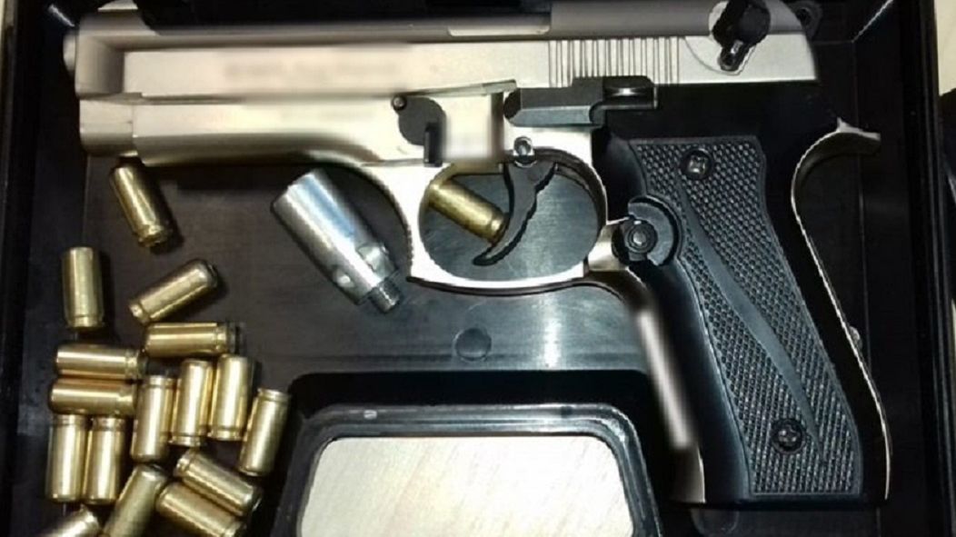 30-latek miał w mieszkaniu nielegalny pistolet