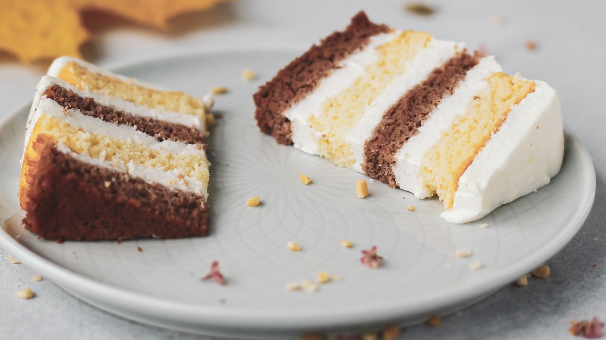 Biszkopt w dwóch kolorach z kremem był popularny w PRL-u