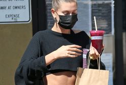Hailey Bieber odsłoniła umięśniony brzuch. A plotkowano o ciąży