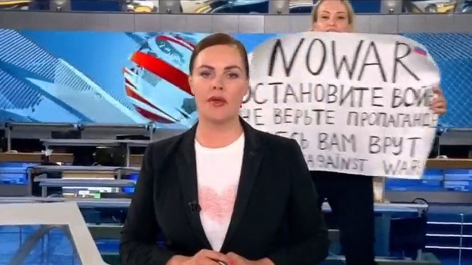 Antywojenny protest w rosyjskich wiadomościach na żywo