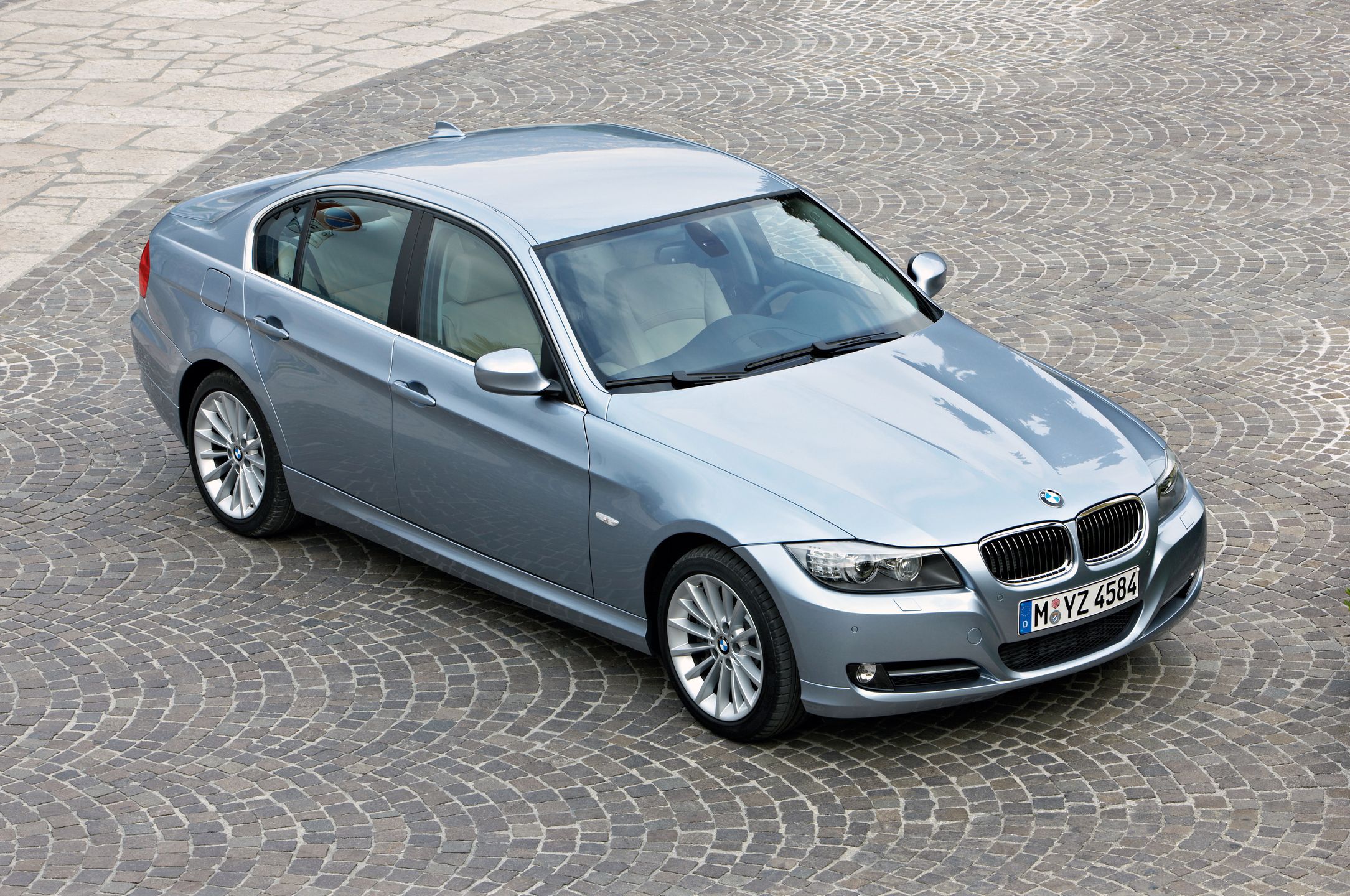 Totalnie niepozorny wygląd BMW 335i nie zdradza jego osiągów